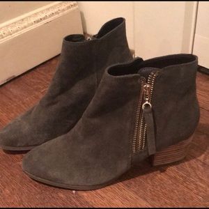 ALDO BOOTIES olive green. Size 7. Good condition.